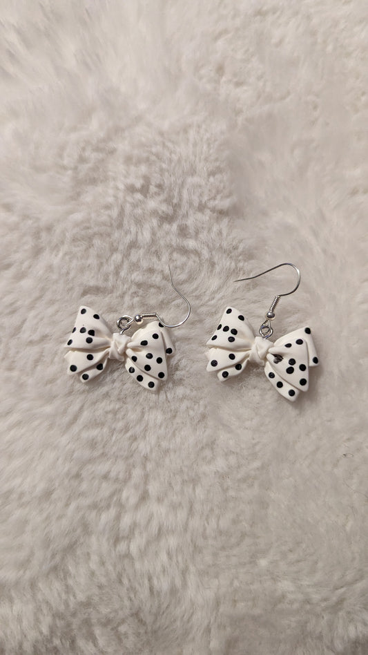 Bow earrings