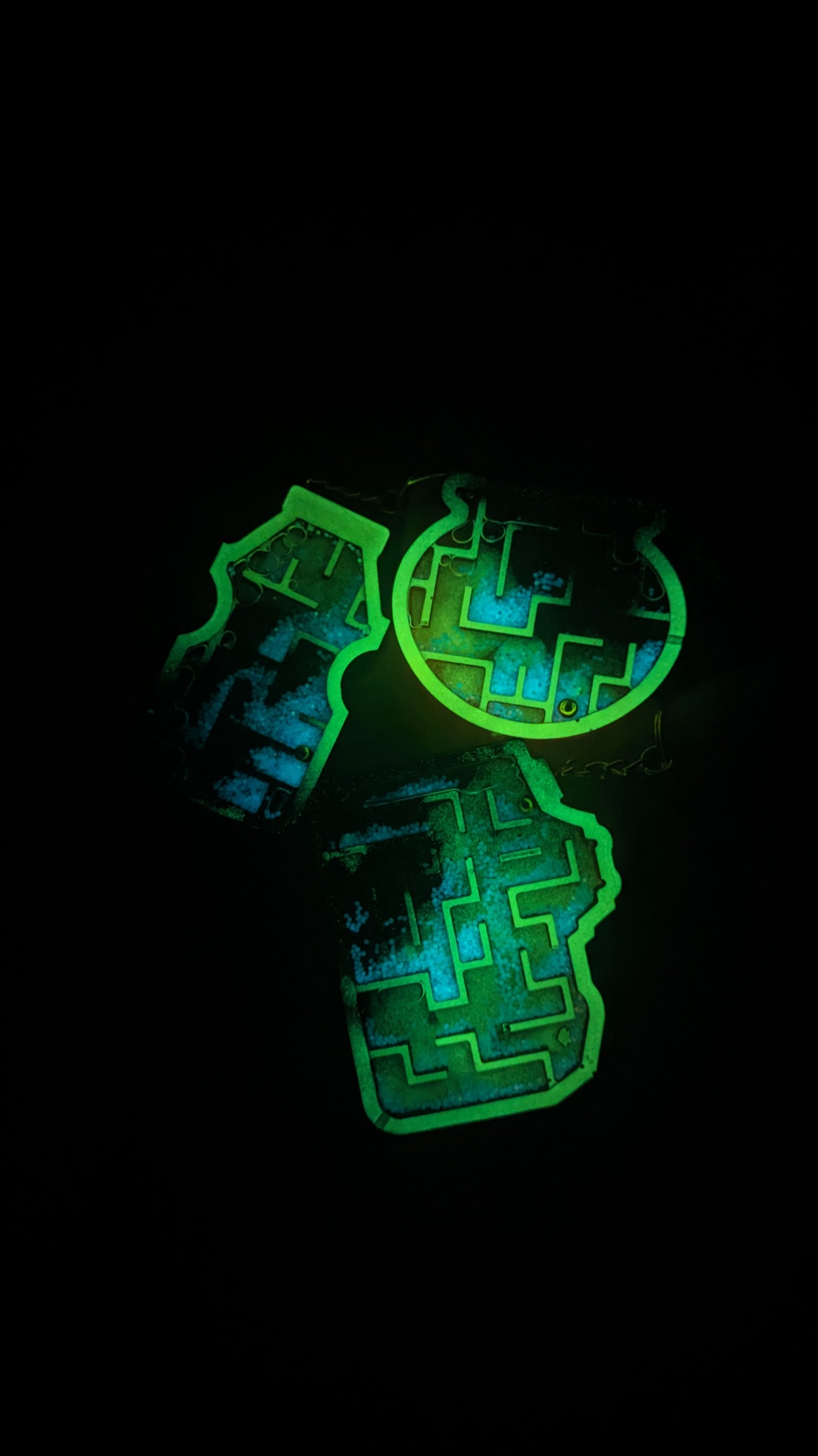 Maze shaker keychains